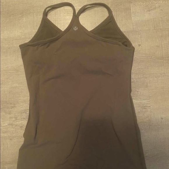 Lululemon Power Y tank army green top size 4/6 - Picture 1 of 4